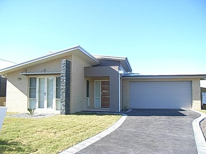 4 Atchison Street, Flinders NSW 2529