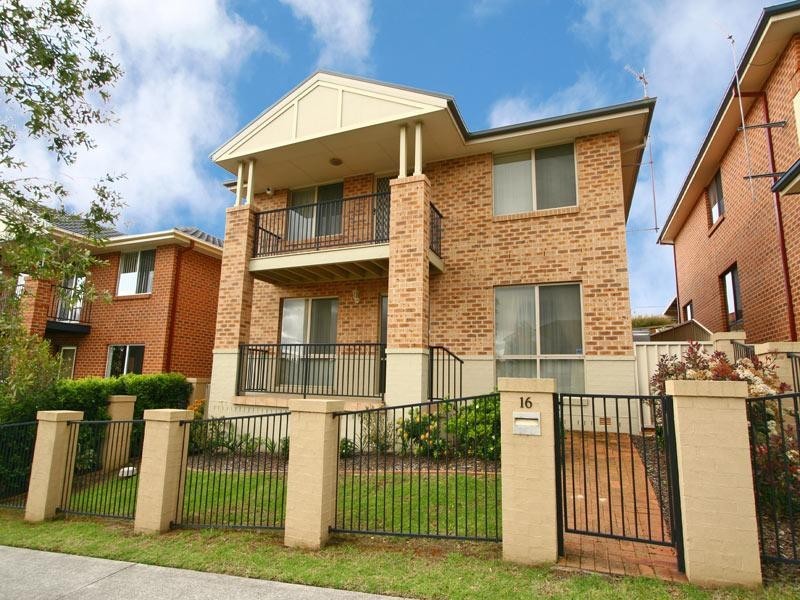 16 Lakewood Boulevard, Flinders NSW 2529