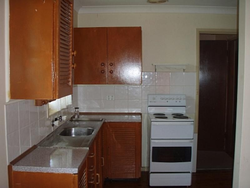 6 Irvine Street, Barrack Heights NSW 2528