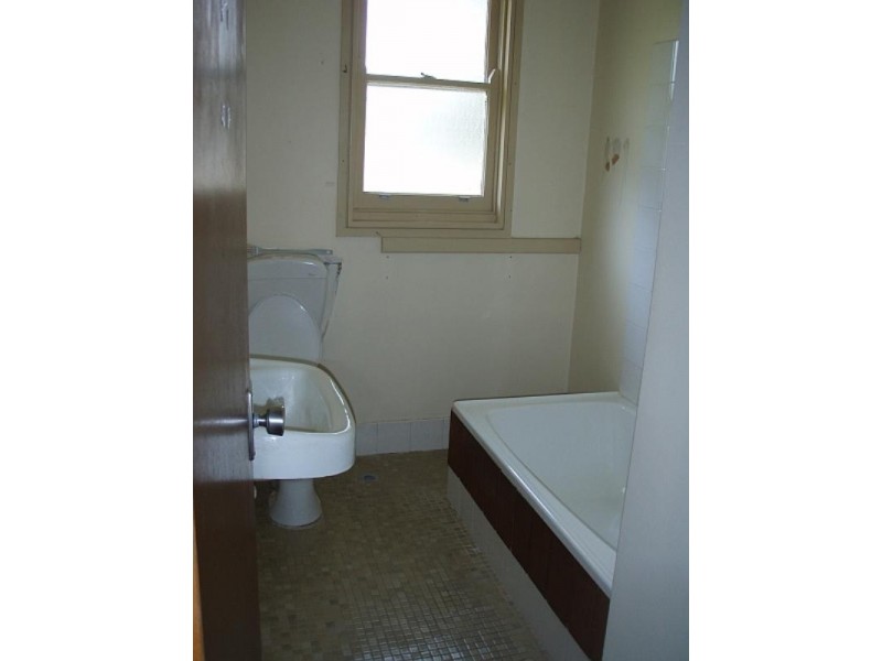 6 Irvine Street, Barrack Heights NSW 2528