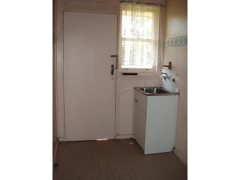 6 Irvine Street, Barrack Heights NSW 2528