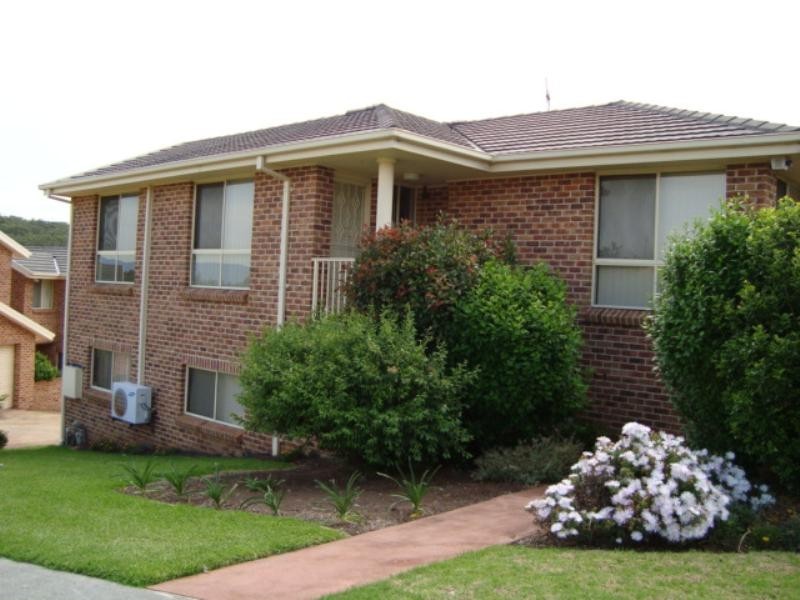 4/4 Panbula Place, Flinders NSW 2529