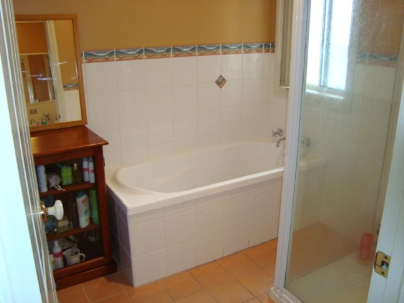 4/4 Panbula Place, Flinders NSW 2529