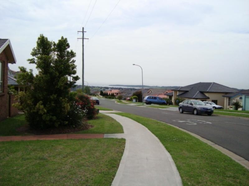 4/4 Panbula Place, Flinders NSW 2529