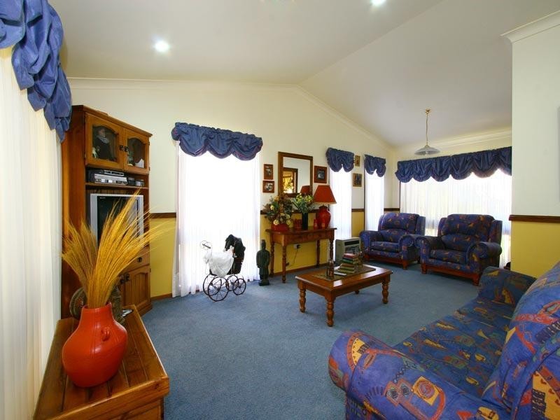 7 Bluegum Place, Barrack Heights NSW 2528