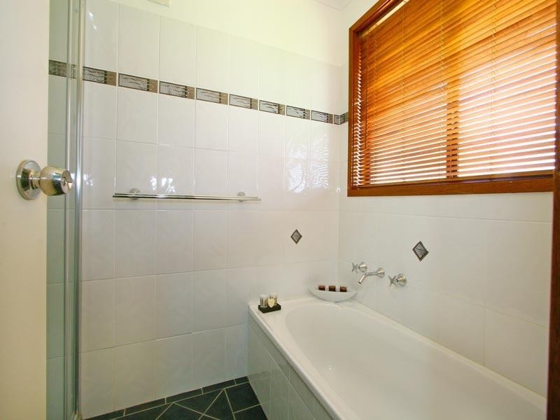 7 Bluegum Place, Barrack Heights NSW 2528