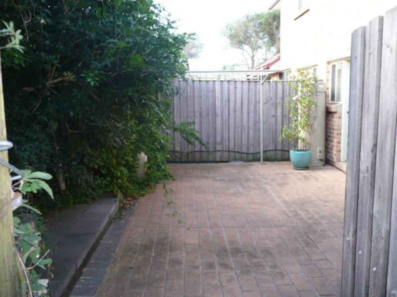6/2 Clifford Road, Fairy Meadow NSW 2519