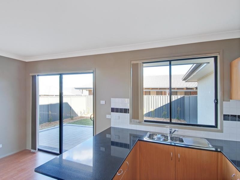 1/142 Haywards Bay Drive, Haywards Bay NSW 2530