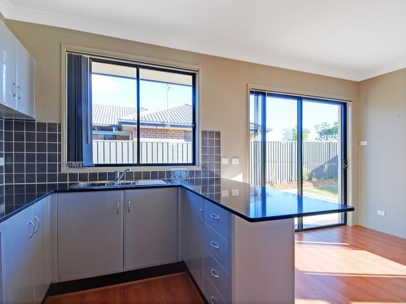 2/142 Haywards Bay Drive, Haywards Bay NSW 2530