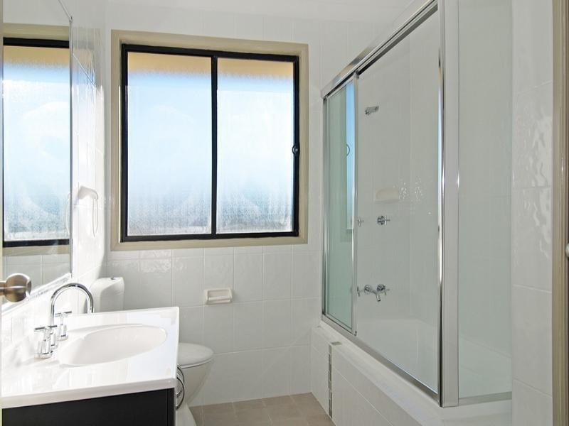 2/142 Haywards Bay Drive, Haywards Bay NSW 2530