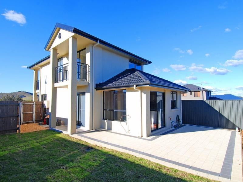 2/142 Haywards Bay Drive, Haywards Bay NSW 2530