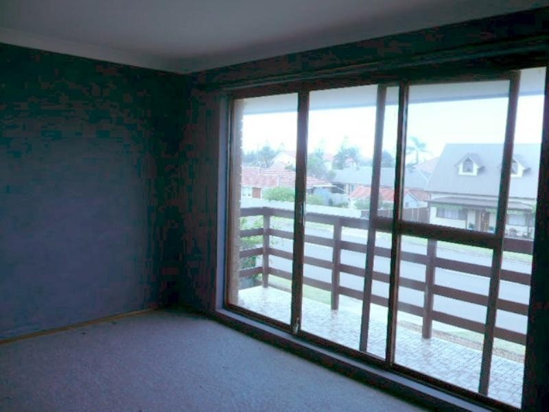 4/37 Pur Pur Avenue, Lake Illawarra NSW 2528