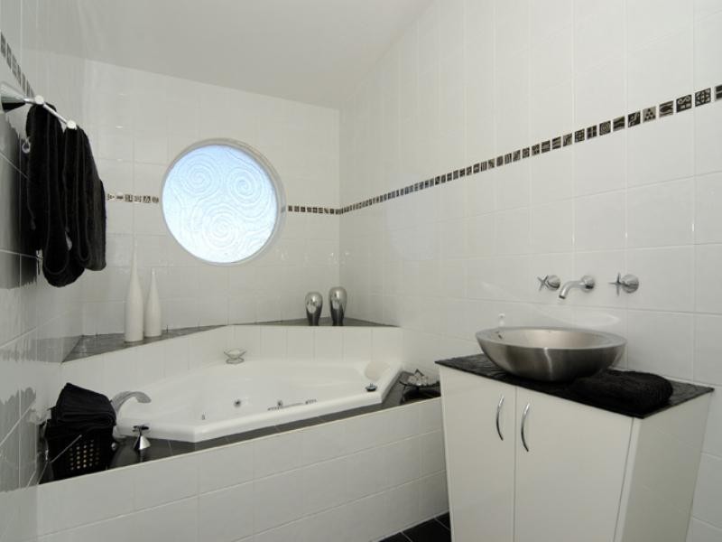 96 Little Lake Crescent, Warilla NSW 2528
