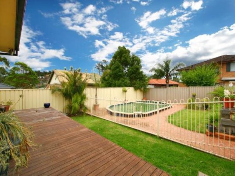 11 Hayes Avenue, Mount Warrigal NSW 2528