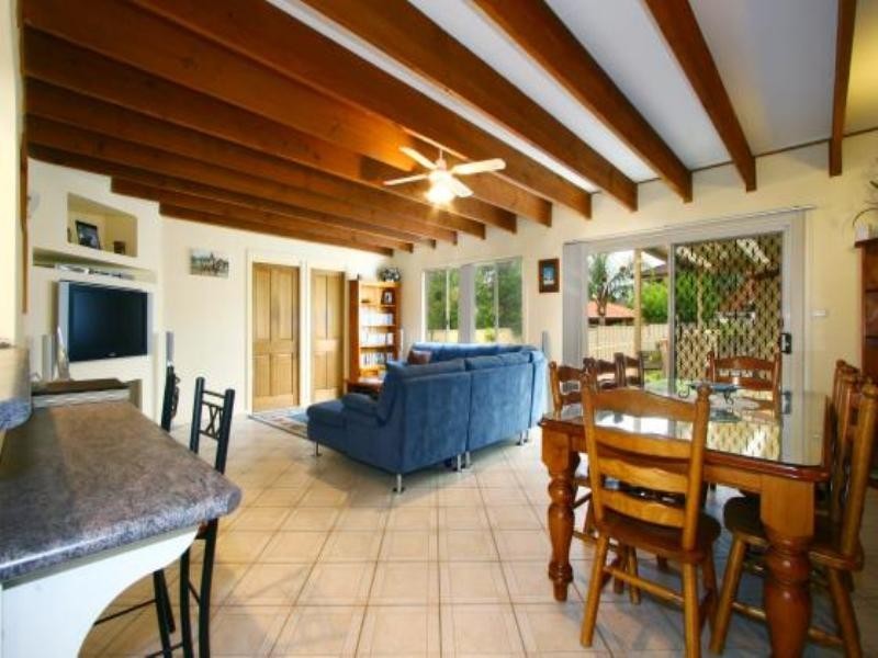 11 Hayes Avenue, Mount Warrigal NSW 2528