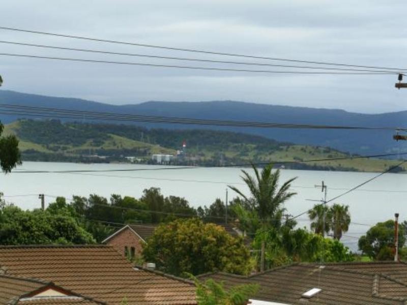 11 Hayes Avenue, Mount Warrigal NSW 2528