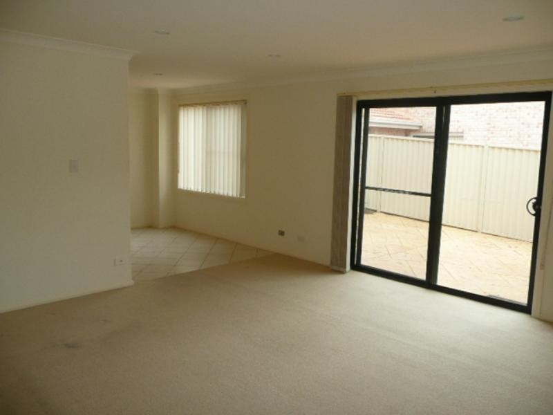 2/43 Tyrrel Street, Flinders NSW 2529