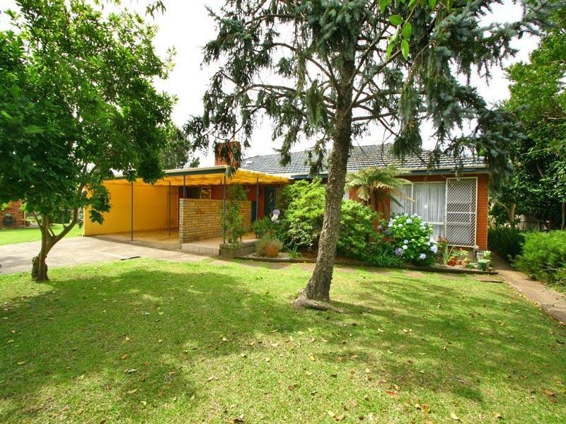 22 & 22a Jones Avenue, Primbee NSW 2502