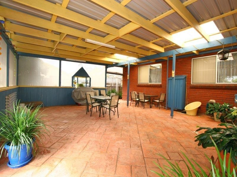 22 & 22a Jones Avenue, Primbee NSW 2502