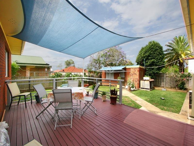 22 & 22a Jones Avenue, Primbee NSW 2502