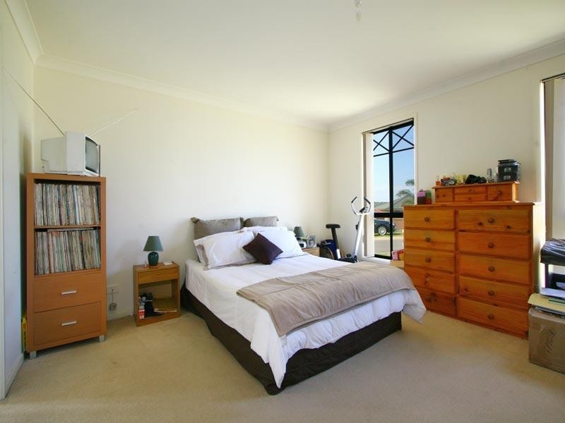 1 Hennessey Street, Flinders NSW 2529