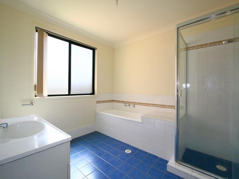 1 Hennessey Street, Flinders NSW 2529