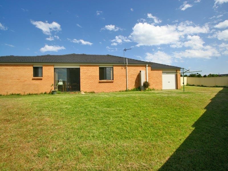 1 Hennessey Street, Flinders NSW 2529