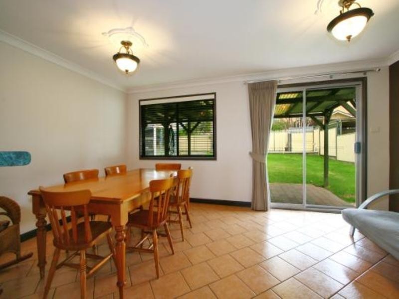 1 McGregor Avenue, Barrack Heights NSW 2528