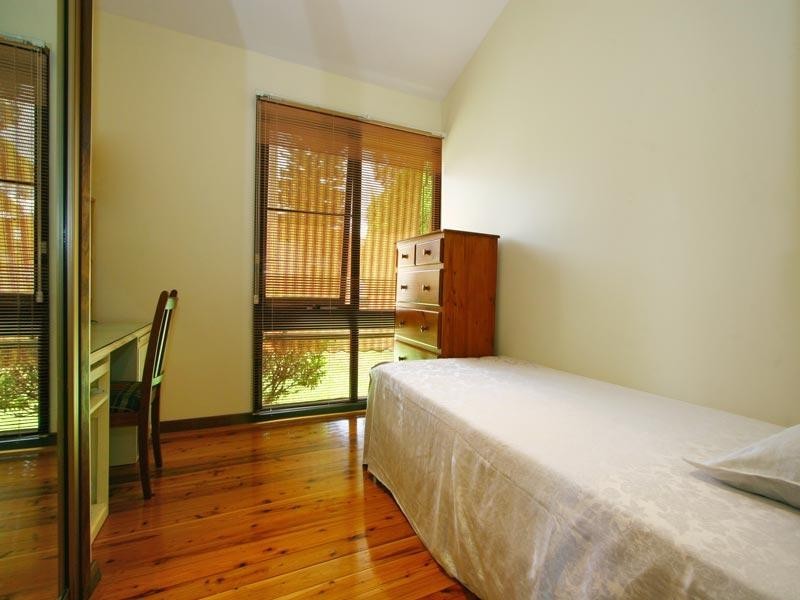 8 Fitzroy Place, Barrack Heights NSW 2528