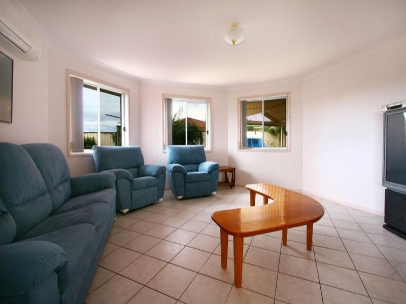 32 Tabourie Close, Flinders NSW 2529