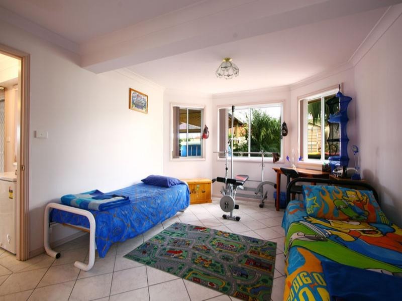 32 Tabourie Close, Flinders NSW 2529