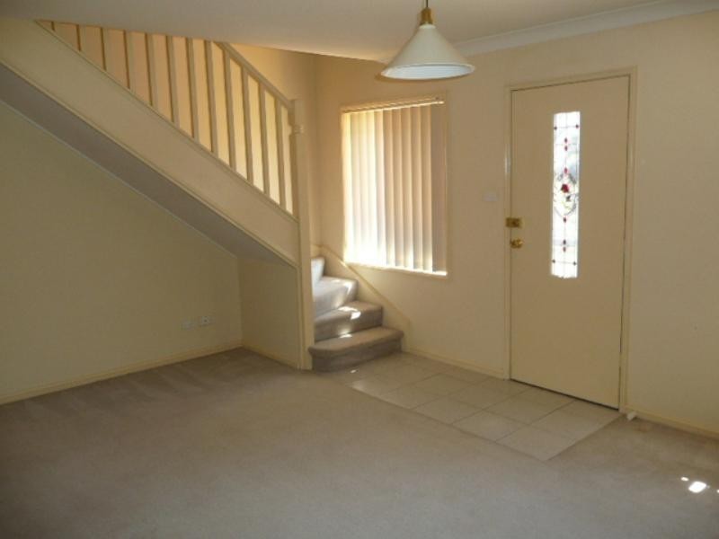 2/127 Pioneer Drive, Blackbutt NSW 2529