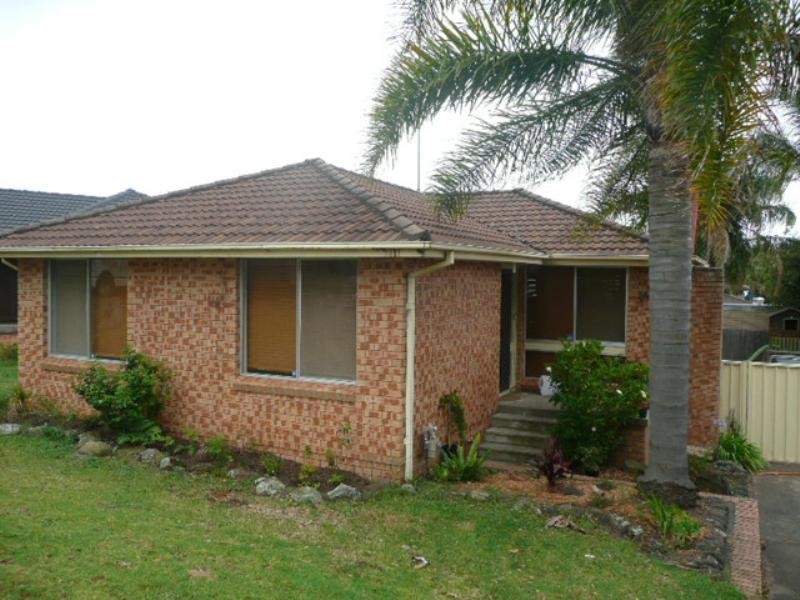 10 Woodlands Drive, Barrack Heights NSW 2528