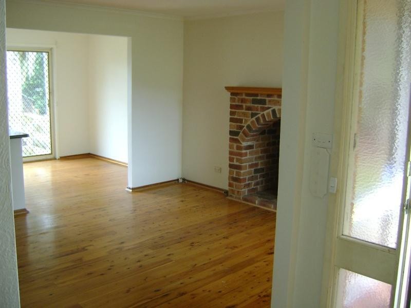 10 Woodlands Drive, Barrack Heights NSW 2528