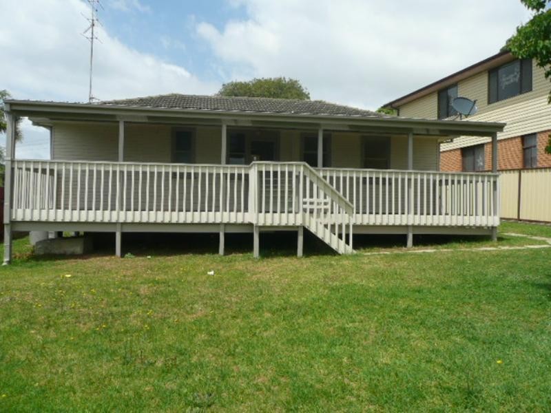 23 Beaton Street, Lake Illawarra NSW 2528