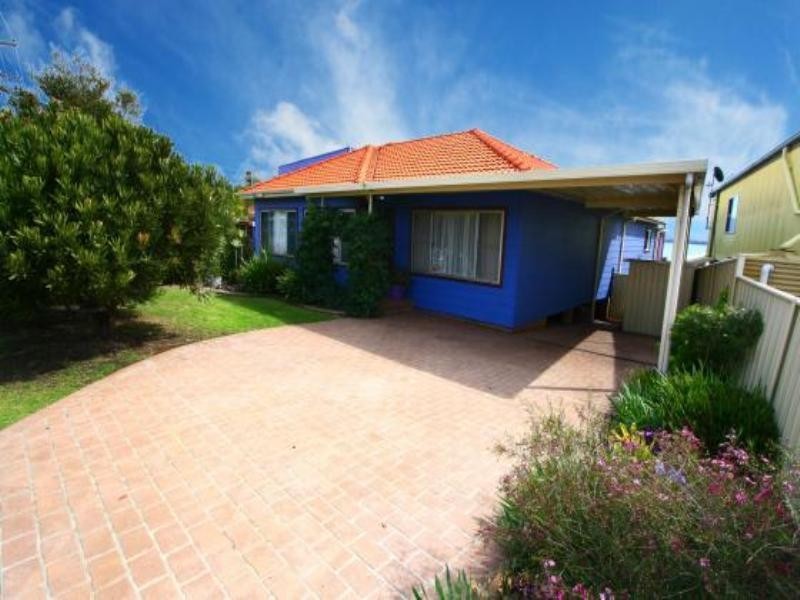 111 The Esplanade, Oak Flats NSW 2529