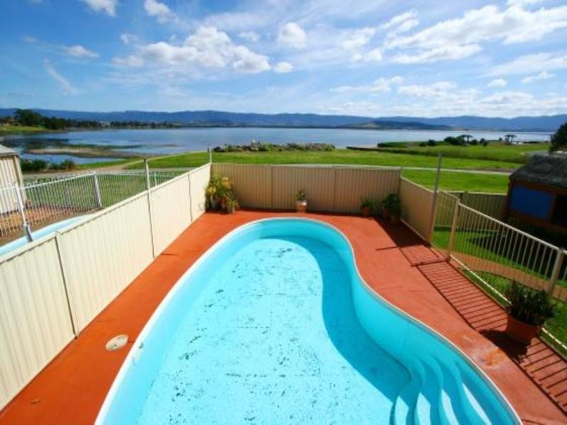 111 The Esplanade, Oak Flats NSW 2529