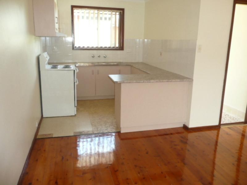 2/16 Lendine Street, Barrack Heights NSW 2528