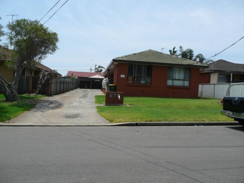 1/16 Lendine Streeet, Barrack Heights NSW 2528