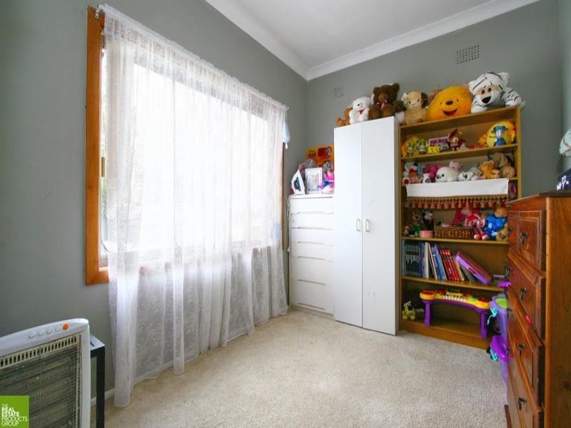 18 Daphne Street, Barrack Heights NSW 2528