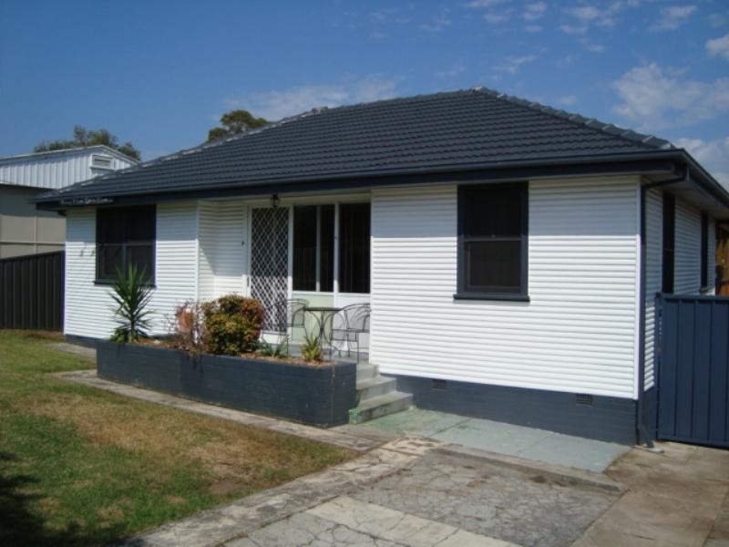 19 Andrew Crescent, Mount Warrigal NSW 2528