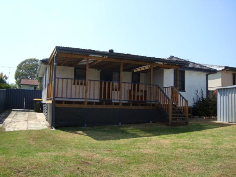 19 Andrew Crescent, Mount Warrigal NSW 2528