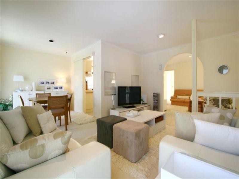 8 Evergreen Drive, Shellharbour NSW 2529