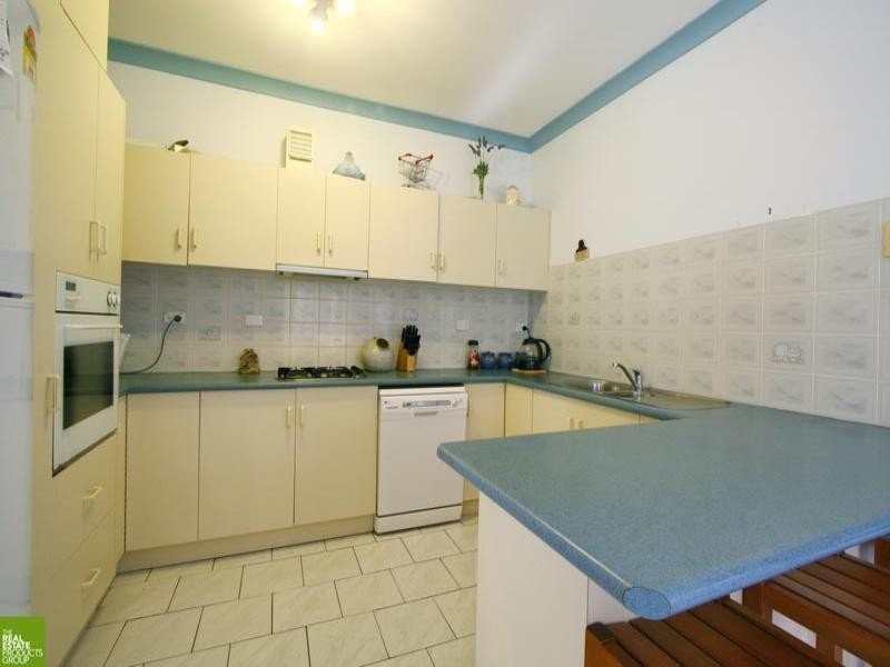 2/14 Brunderee Road, Flinders NSW 2529