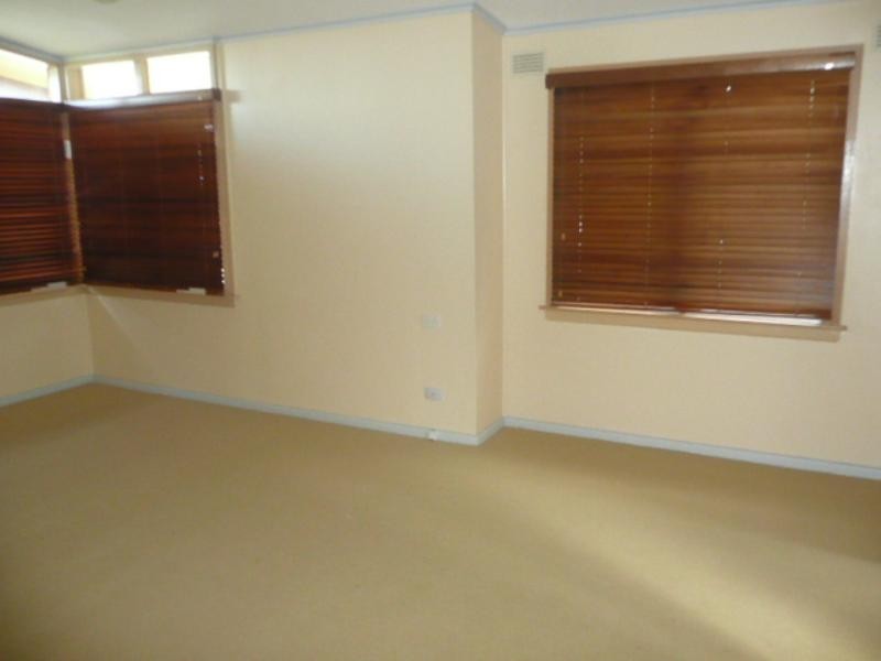 28 Barnes Street, Warilla NSW 2528