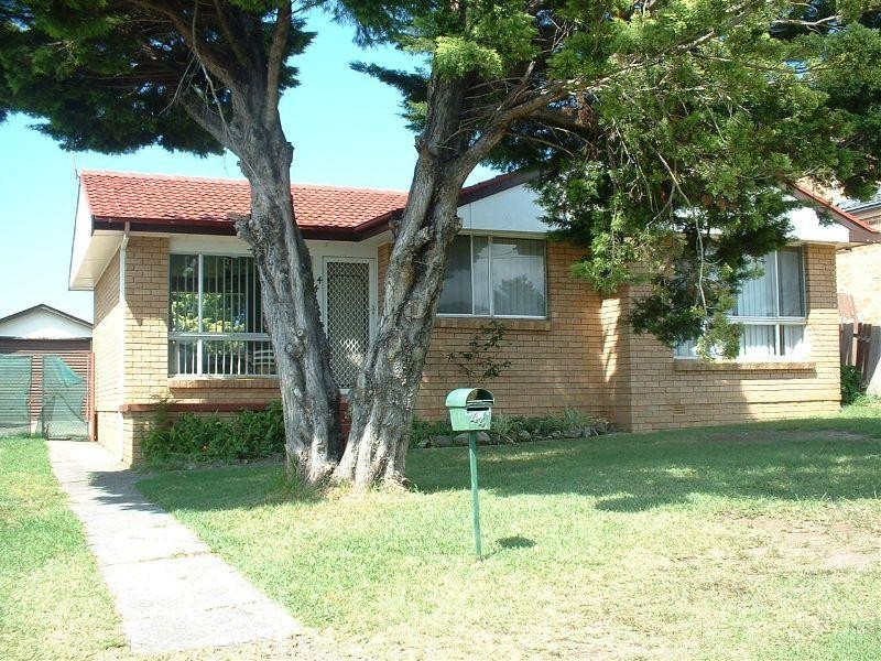 44 Madigan Boulevard, Mount Warrigal NSW 2528