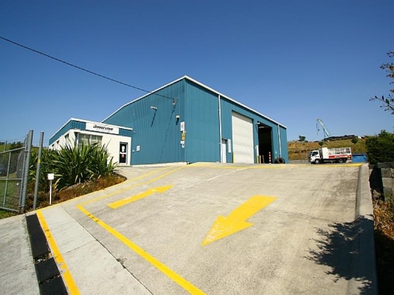 32 Lady Penrhyn Drive, Unanderra NSW 2526