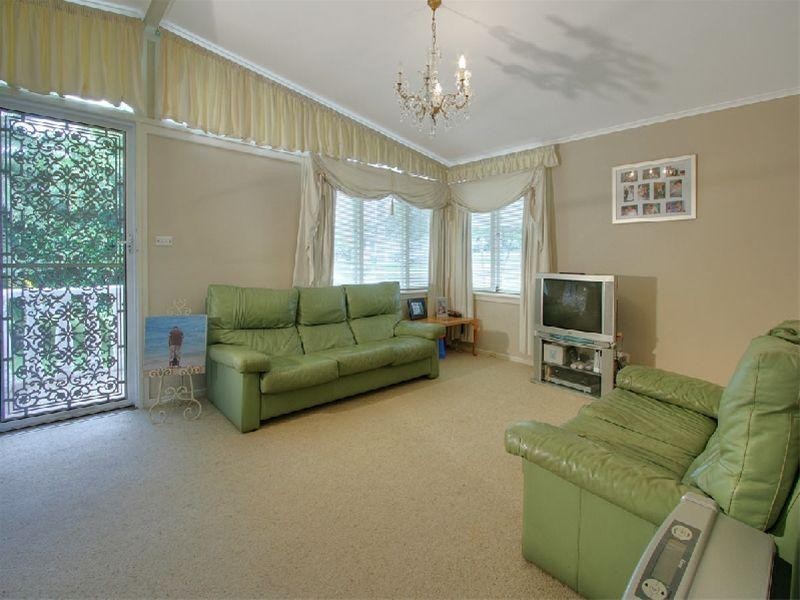 17 Davidson Street, Warilla NSW 2528