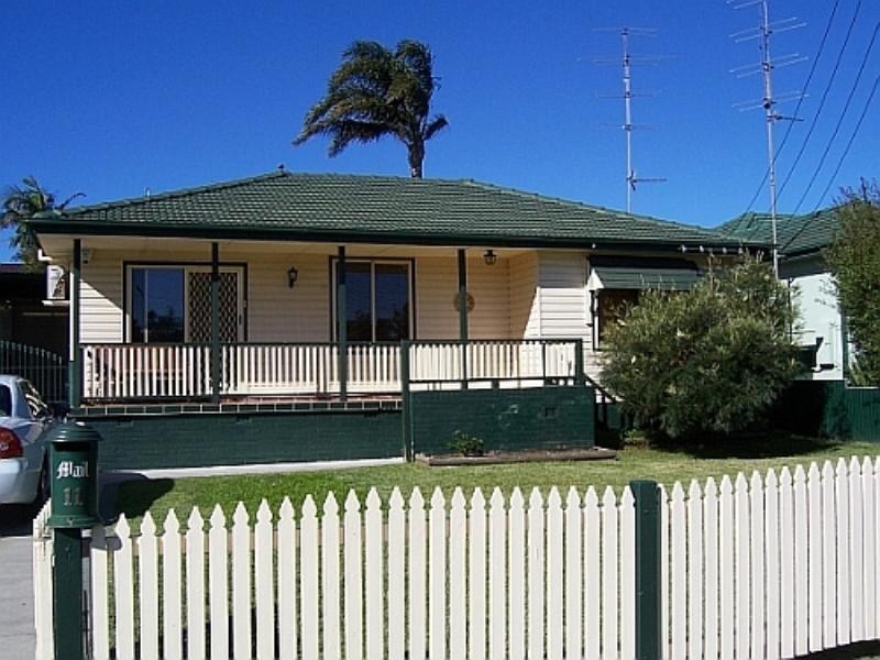 11 Chapman Street, Mount Warrigal NSW 2528