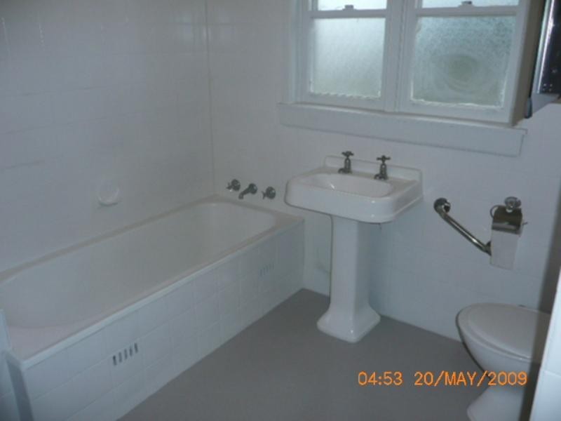 30 Noble Parade, Lake Heights NSW 2502